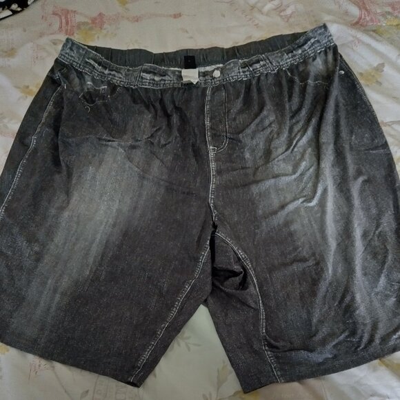 Shein Fit plus sized shorts - Picture 1 of 4